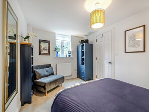 Double bedroom | The Colleys, Lechlade, The Cotswolds