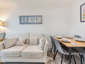 Living room/dining room | Long Ships - Harbour Heights, Saundersfoot