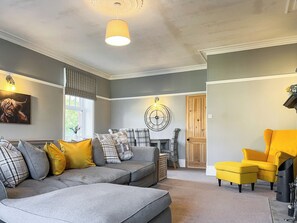 Living area | Cracken Cottage - The Green, Chinley