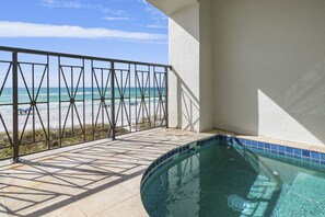 PRIVATE POOL: Private, Heated Splash Pool on 1st Floor Patio  - unlike other nearby rentals, heating the pool is FREE!