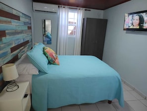 2nd bedroom with comfy full bed.