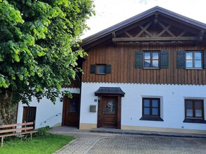 Karg, Haus