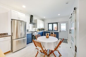 Kitchen | Free WiFi | Central Air Conditioning/Heat | Single-Story Unit
