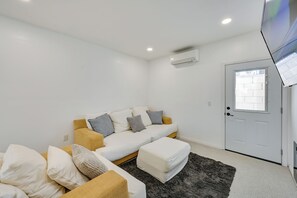 Living Room | Smart TV