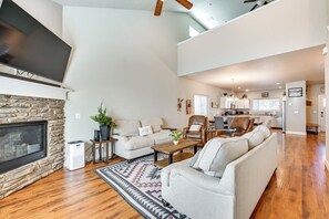 Living Room | Free WiFi | Smart TV | Gas Fireplace | 1st Floor