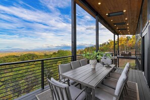 Al fresco dining table with the mountains as a backdrop.