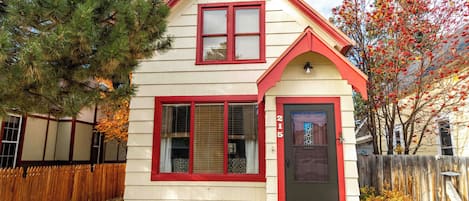 Charming Pet Friendly Red Lodge Home, Waggin' Trails