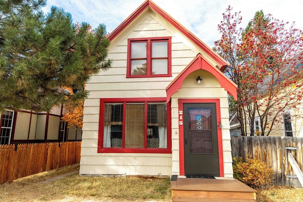 Charming Pet Friendly Red Lodge Home, Waggin' Trails