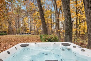 The hot tub is only steps from main house
