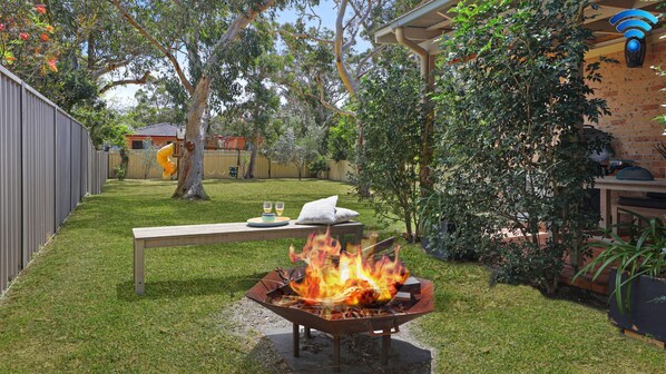 Jervis Joy | 350m to Callala Beach | Firepit | Pet-friendly