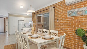 Jervis Joy | Dining