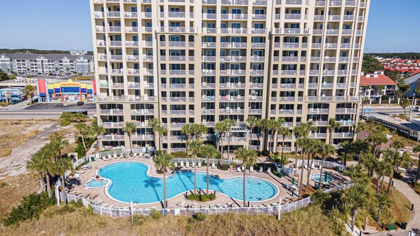 Welcome to Savi’s Sunsational Getaway!