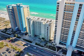 This 5th Floor Condo offers Paid Lot Parking, both on-site and across the street