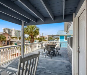 Balcony with ample outdoor seating