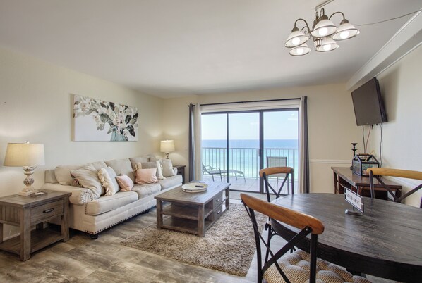 Relax with flexibility and stunning views on the comfortable Queen Sleeper Sofa in the open Living Area