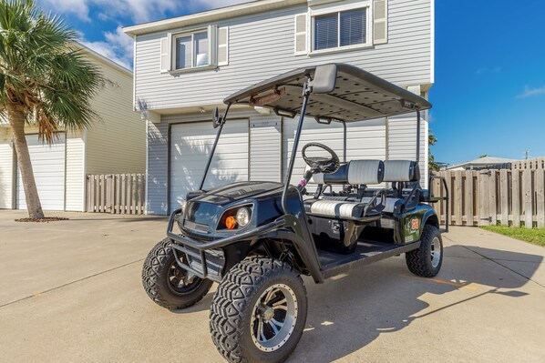 Optional 6-seater golf cart (additional fee required)