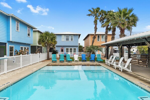 View from shared pool back at Dockside
