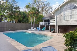Make a Splash - Option to heat in the cooler months (see details)