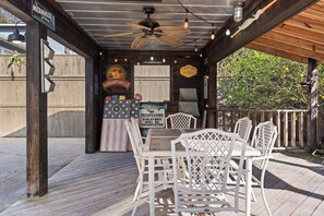 Make a Splash - Grill and dine