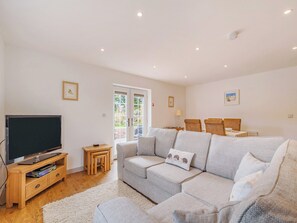 Open plan living space | Annie’s Cottage, Bempton
