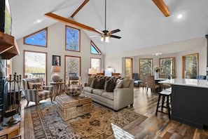 Home Decor, Furniture, Table, Indoors, Living Room