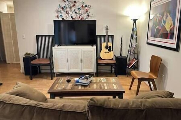Living Room (1)