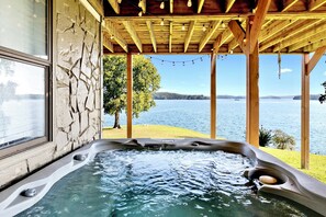 Bain à remous extérieur