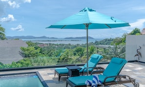Pool Deck with Sea view