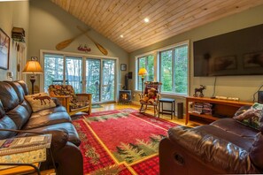 Cozy Living Room with Flat Screen TV