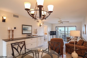 Estero Cove 454