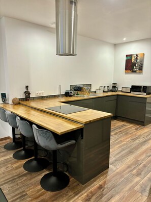 Dining/Kitchen