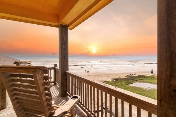 BeachHouse_2_-3_Sunset