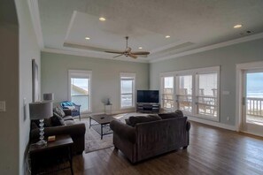 BeachHouse_2_-8