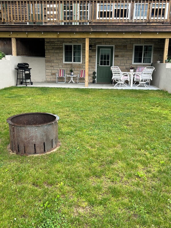 Grill , fire 🔥 pit ,patio
