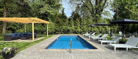 NEW Pool, fire pit, and gazebo!