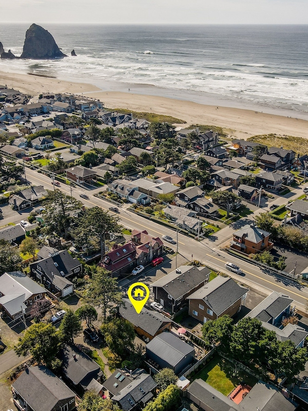 You're just moments from the sandy beach when you stay at Turtle Cove