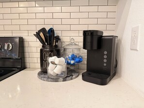 Kaffee und/oder Kaffeemaschine