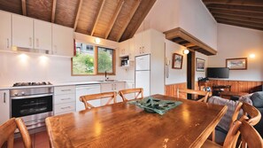 Kitchen Dining Area Banjo 4