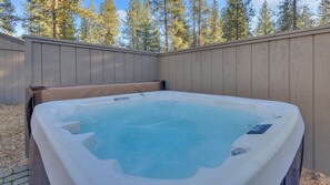 Private Hot Tub - Private Hot Tub