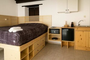 Smart design with everything you need within reach.