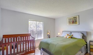Standard-size crib, perfect for newborns, infants, and toddlers up to 3 years.