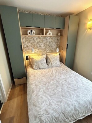 Bedroom (1)