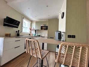 Kitchen (1)
