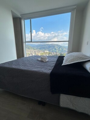 Bed,Photo of the whole room