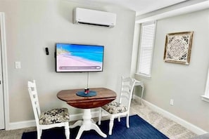 Dining for two, this unit is perfect for a couple!