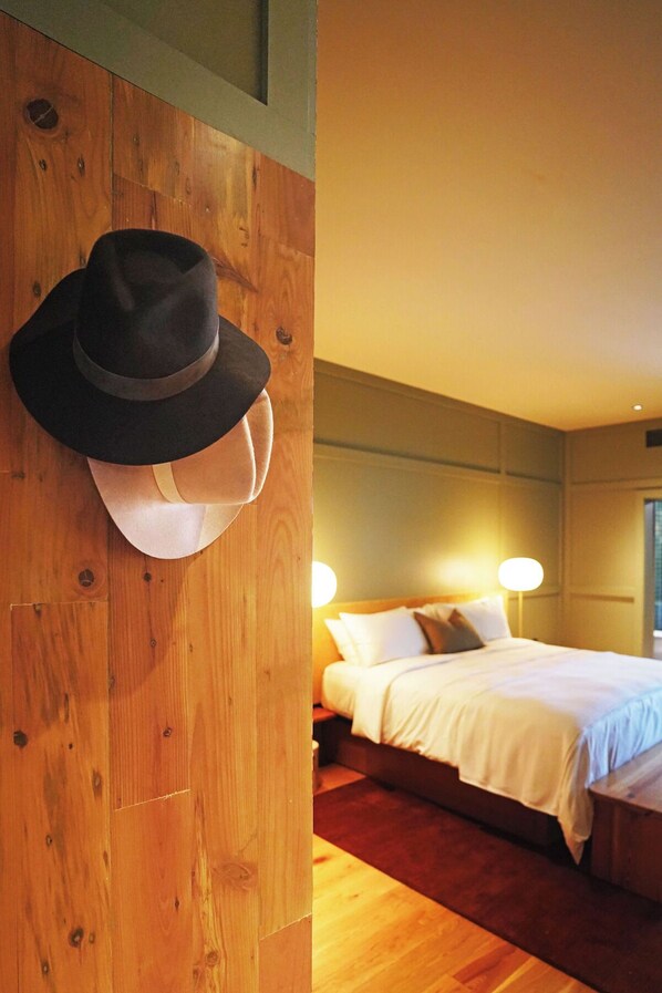 Unit with 1 King Bed