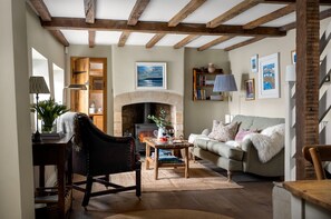 The Forge Sitting Room - StayCotswold