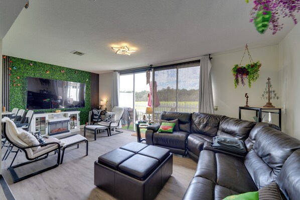 Davenport Vacation Rental | 3BR | 2BA | 1,300 Sq Ft | Stairs Required