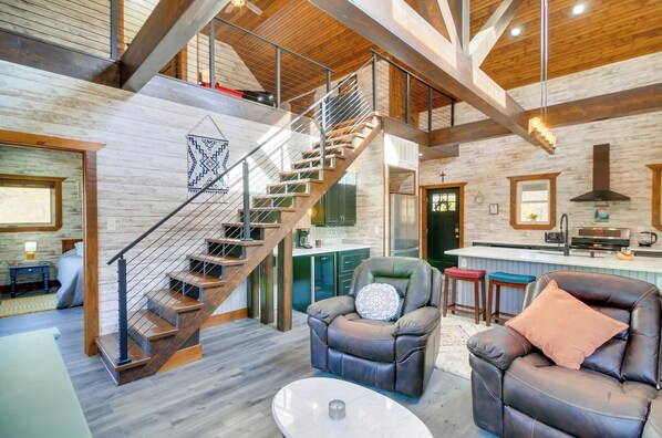 Beattyville Vacation Rental | 2BR | 2.5BA | 1,344 Sq Ft | 2 Steps Required