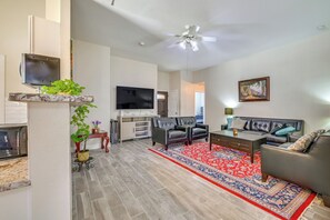 Living Room | Smart TV | Free WiFi